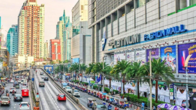 Explore Bangkok’s Markets, Malls and Attractions from Pratunam